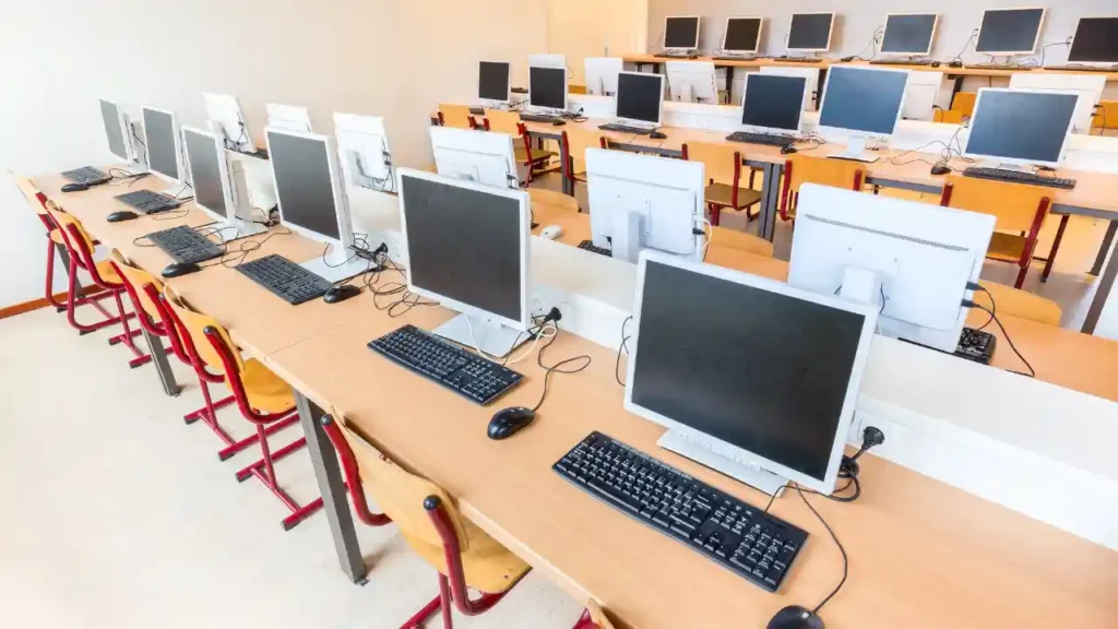 Part Time Business Ideas in Hindi 2025: नौकरी के साथ साइड इनकम बढ़ाने के सरल तरीके 5 Computer Classes का बिजनेस शुरू करें